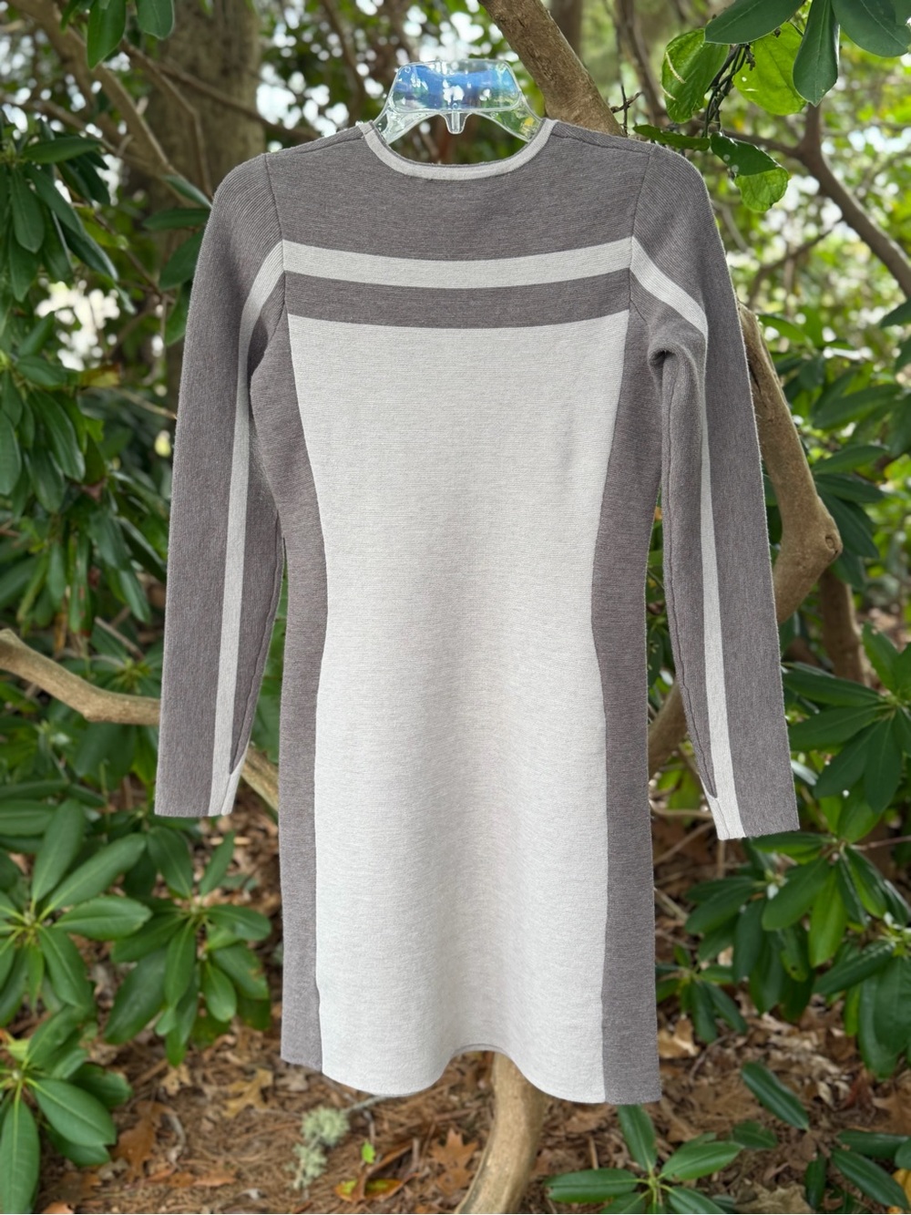 Athleta Two-Tone Long Sleeve A-Line Dress in Light Gray & Cream - minimalist - Picture 4 of 8